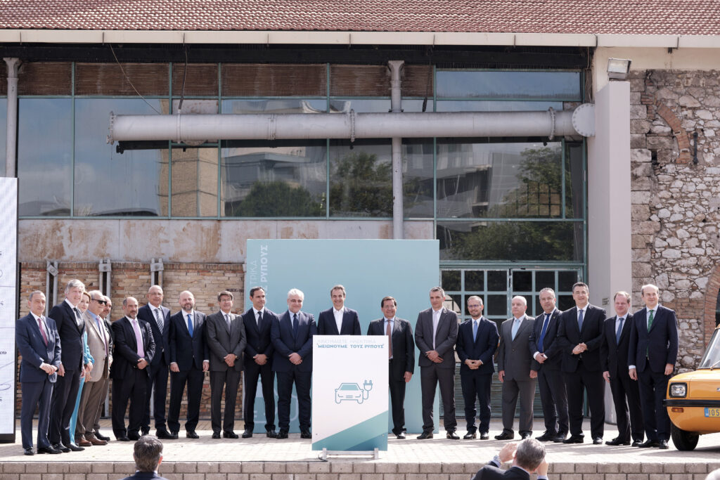 Το σχέδιο της κυβέρνησης για την μετάβαση στην ηλεκτροκίνηση