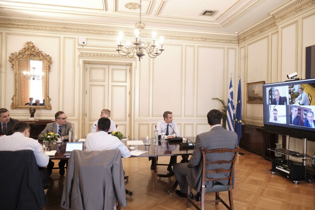 Σύσκεψη υπό τον Πρωθυπουργό Κυριάκο Μητσοτάκη  για το άνοιγμα στον τουρισμό