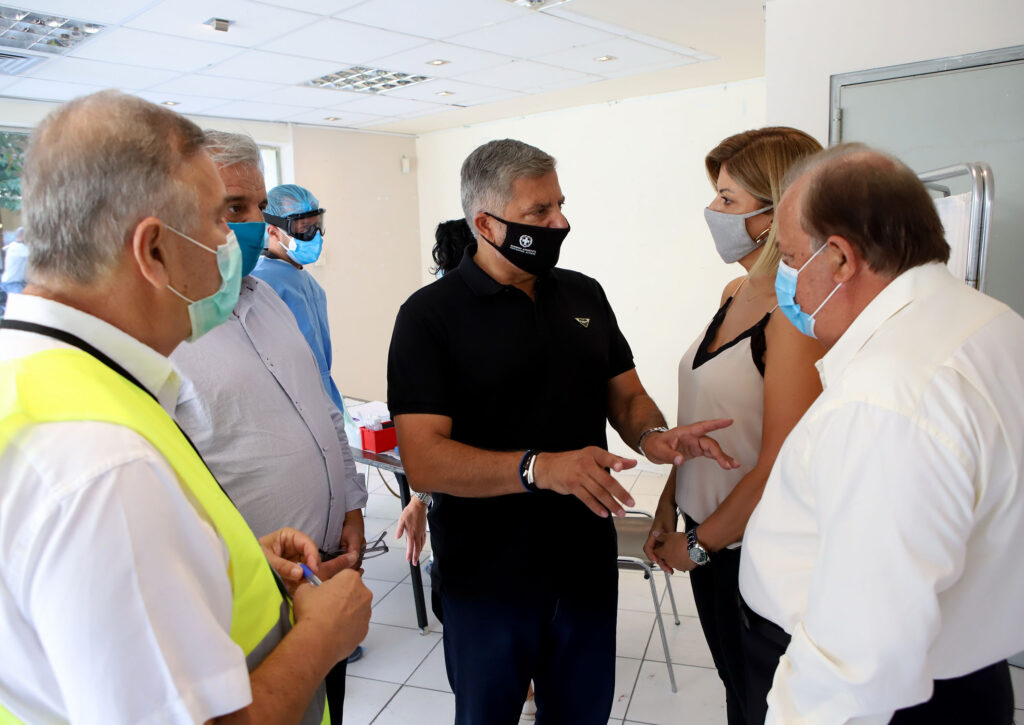Στους εργαζόμενους των Βρεφονηπιακών σταθμών του Δήμου Περιστερίου συνεχίστηκαν σήμερα οι δειγματοληπτικοί έλεγχοι για COVID-19 από τα κλιμάκια του Συντονιστικού οργάνου της Περιφέρειας Αττικής και του ΙΣΑ