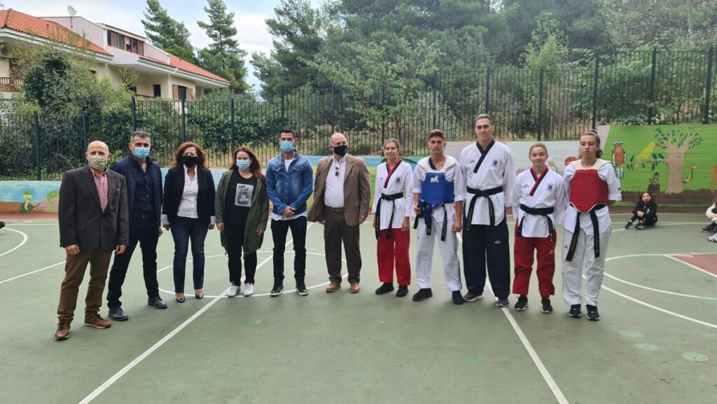 Ο Χρυσός Ολυμπιονίκης Μιχάλης Μουρούτσος στο 1ο Δημοτικό Σχολείο Διονύσου