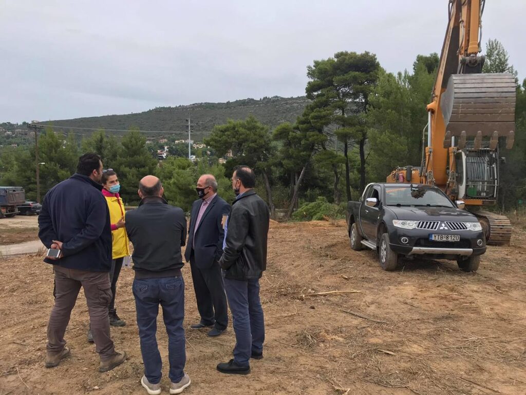 Ξεκίνησαν οι εργασίες για την κατασκευή του νέου σύγχρονου Λυκείου Διονύσου, εμβαδού 3.000 περίπου τετραγωνικών μέτρων και προϋπολογισμού 5.250.000 ευρώ