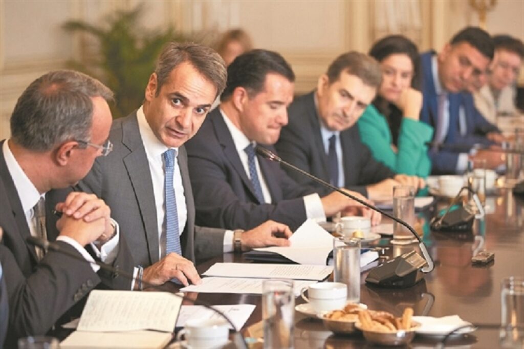 Ανασχηματισμός με φόντο εκλογές – Ο Τ.Π. σκιαγραφεί τα μηνύματα και τη σημειολογία