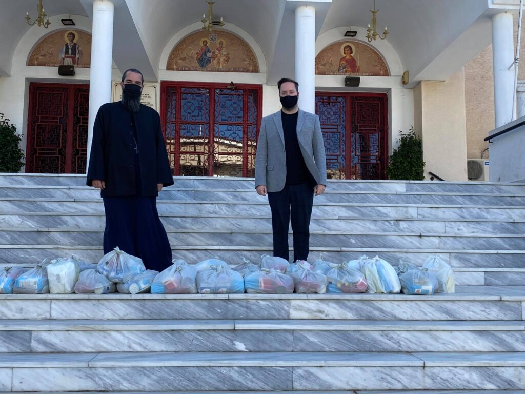 Διανομή τροφίμων στις ενορίες του Δήμου Αιγάλεω