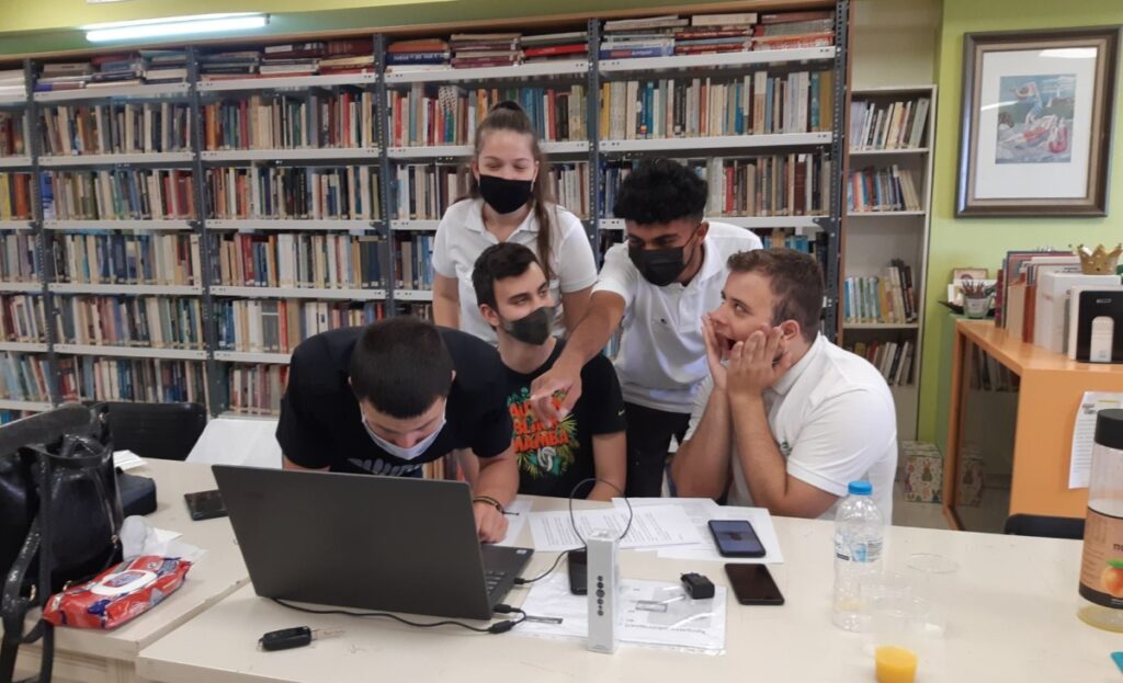 Ο Δήμαρχος Ασπροπύργου στο πλευρό της ομάδας Bridging «Γεφυρώνοντας τις γενιές»