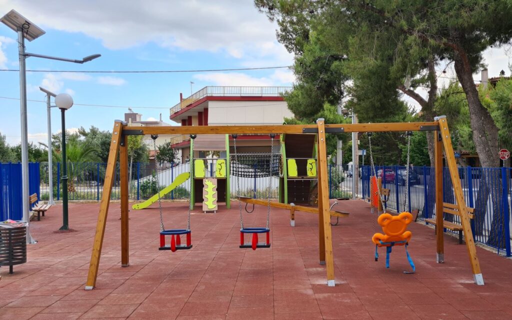 Παραδόθηκε στους δημότες του Ασπρόπυργου, ανακαινισμένη και πλήρως εκσυγχρονισμένη  η Παιδική Χαρά στην Πλατεία Σεβαστάκη