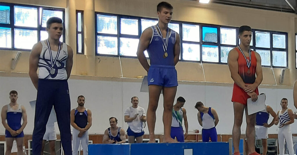 Συγχαρητήρια του Δημάρχου Μεγαρέων Γρηγόρη Σταμούλη στον Μεγαρίτη Πρωταθλητή στο Αθλημα των Κρίκων ΣΤΑΥΡΟ ΓΚΙΝΗ