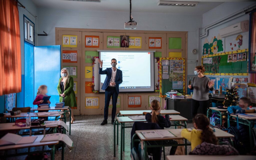 Δήμος Αθηναίων: Σε χρόνο ρεκόρ η αποκατάσταση του 102ου Δημοτικού Σχολείου που κατέστρεψαν άγνωστοι την περασμένη Τρίτη