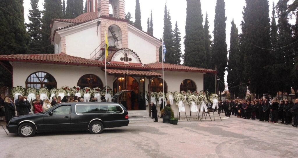 Σε κλίμα βαθιάς οδύνης η κηδεία του 11χρονου μαθητή που έχασε την ζωή του από την έκρηξη στο λεβητοστάσιο του 9ου δημοτικού σχολείου