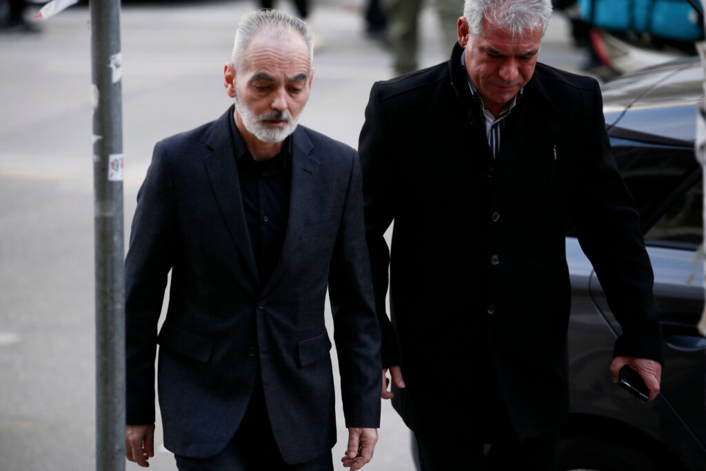 Δίκη για δολοφονία Καμπανού: Απάντηση στο «γιατί» της δολοφονίας του παιδιού τους ζητούν οι γονείς του