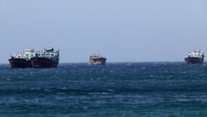 Στενά του Ορμούζ: Οι ΗΠΑ ανακοίνωσαν ότι έπληξαν δύο ιρανικά τάνκερ