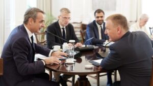 Κυρ. Μητσοτάκης – Μ. ΜακΓκράθ: Συνεργασία για το κράτος δικαίου, τις μεταρρυθμίσεις και την ασφάλεια στο διαδίκτυο (βίντεο)