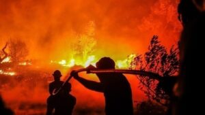 Νότια Ευρώπη: Μάχη με τις φλόγες σε Γαλλία, Ισπανία, Πορτογαλία