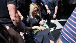Κοζάνη: Ολοκληρώθηκε η εξόδιος ακολουθία της Βάγιας Νέστορα – Παρόντες ο πρωθυπουργός και ο αρχηγός της αξιωματικής αντιπολίτευσης