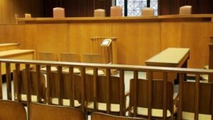 Ένοχοι οι δύο εκ των τριών αστυνομικών για βιασμό 19χρονης στο ΑΤ Ομονοίας – Αθώος ο επικεφαλής τους