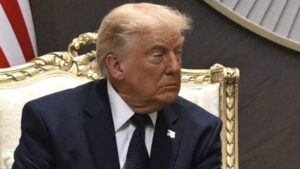 Τραμπ: Οι ΗΠΑ θα επιβάλουν τέλος 20% για όλα τα φορτία που διέρχονται από τα Στενά του Ορμούζ