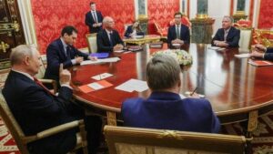 Οι Aμερικανοί απεσταλμένοι παρουσίασαν στον Πούτιν «αρκετές ιδέες» για τον τερματισμό του πολέμου στην Ουκρανία