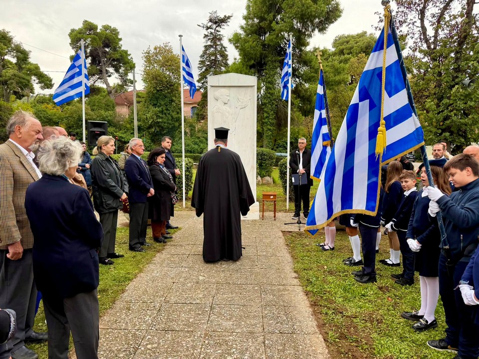 Δήμος Κηφισιάς: Τιμή και μνήμη στους ήρωες του 1940 – Καταθέσεις στεφάνων στα Μνημεία πεσόντων Εκάλης και Ν. Ερυθραίας