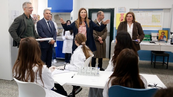 Επίσκεψη Σ. Ζαχαράκη, Άκη Σκέρτσου και Αντ. Παπαδημητρίου στα ΔΗΜΩΣ Κολωνού