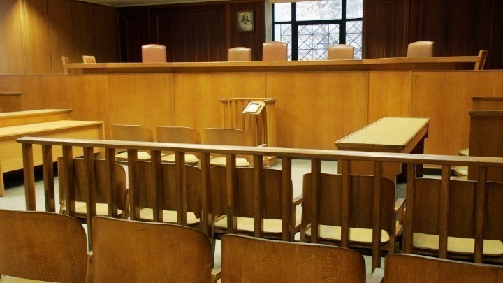 Δίκη για τον θάνατο του Σήφη Βαλυράκη: Αθώοι με πλειοψηφία έξι προς ένα οι κατηγορούμενοι ψαράδες