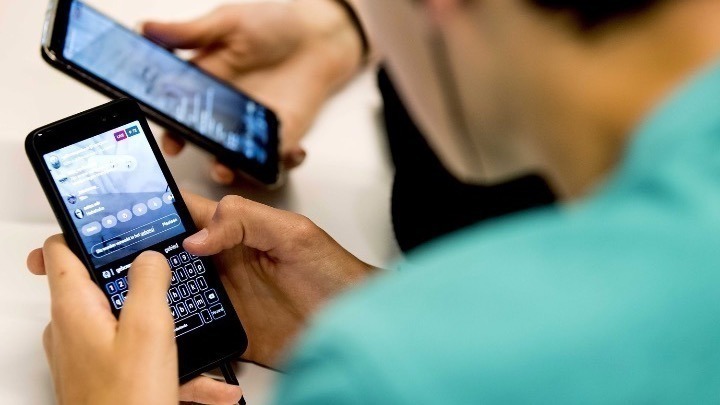 Από 1η Ιανουαρίου απαγορεύεται η χρήση των social media για ανήλικους κάτω των 15 ετών