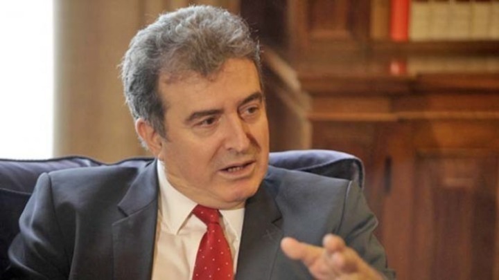 Μ. Χρυσοχοΐδης: Απαγόρευση μισθώσεων και υπεκμισθώσεων διαμερισμάτων που χρησιμοποιούνται για μαζική διαμονή αλλοδαπών