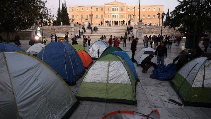 Συγκέντρωση φοιτητών στο Σύνταγμα για τη στέγαση και το κόστος σπουδών – Θα διανυκτερεύσουν σε σκηνές