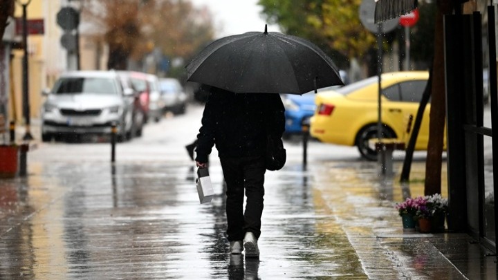 Ισχυρές βροχές και καταιγίδες σήμερα και αύριο